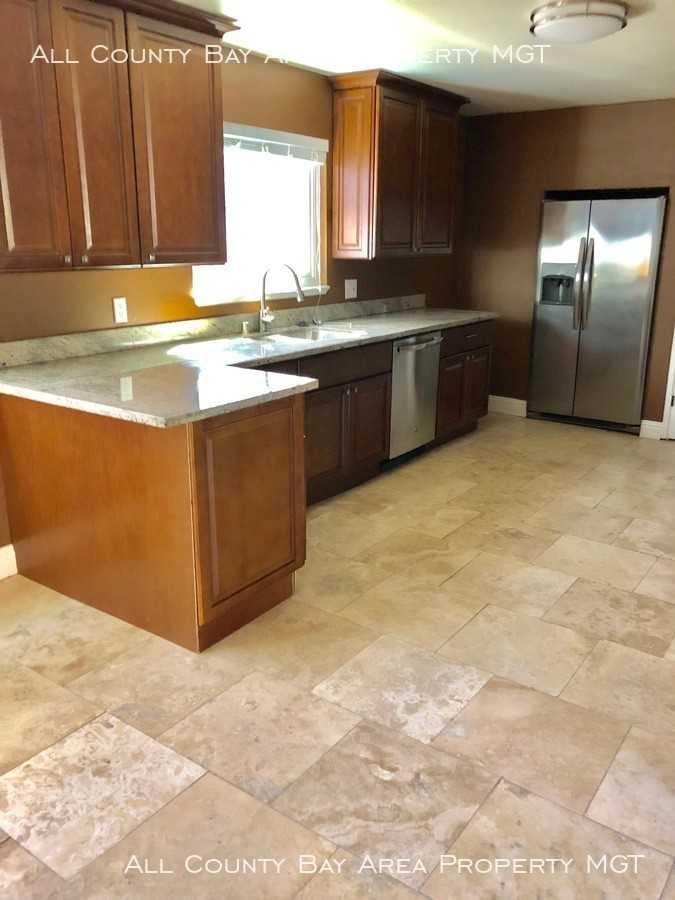 1146 70th Ave - Photo 3 of 7