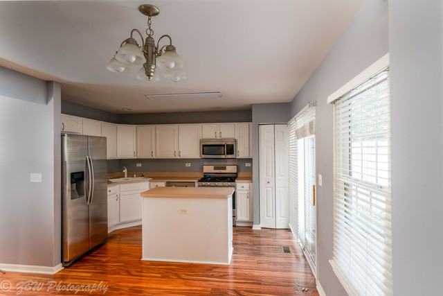 2306 Foxmoor - Photo 3 of 15