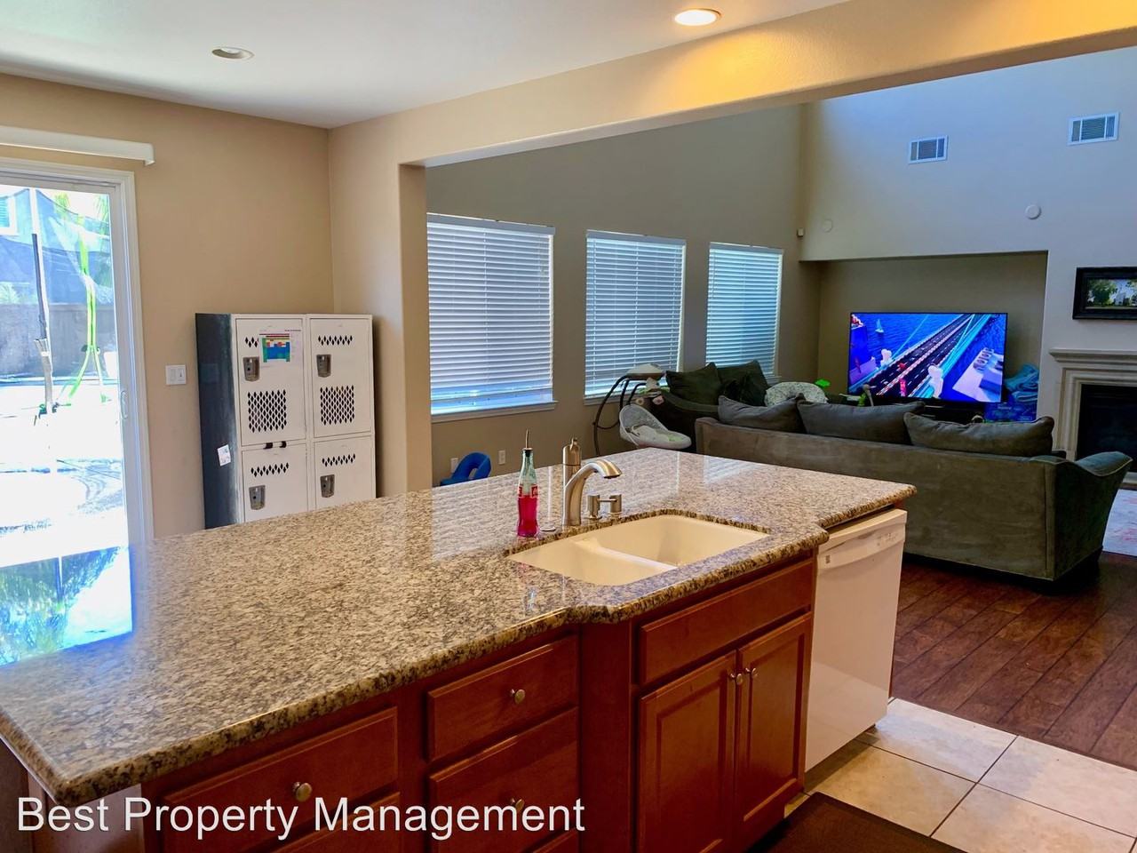 1852 Tarragon Dr - Photo 3 of 19