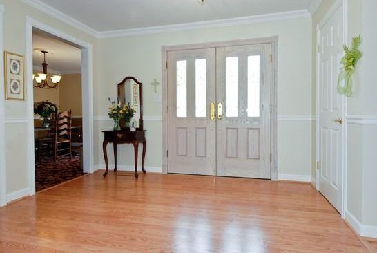 27W781 Washington Ave - Photo 2 of 16