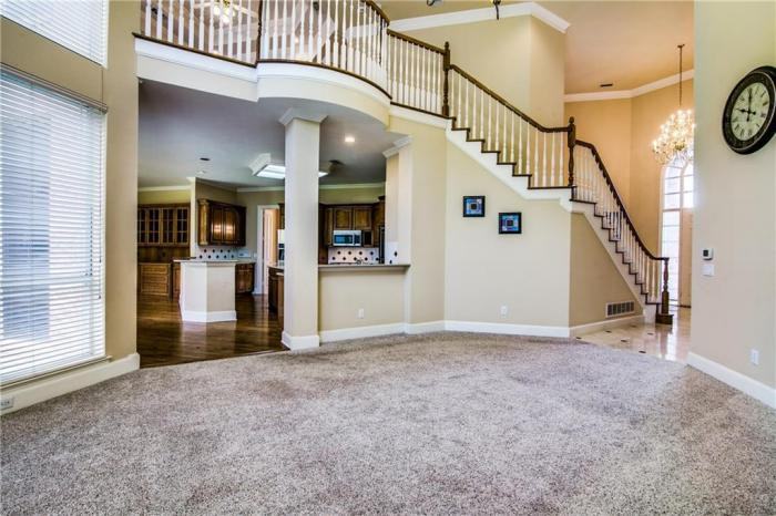 6801 Columbine Way - Photo 3 of 25