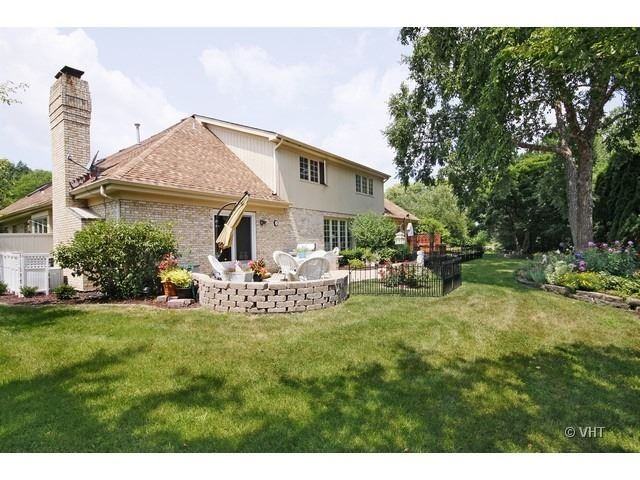 519 Forest Mews Dr - Photo 3 of 25