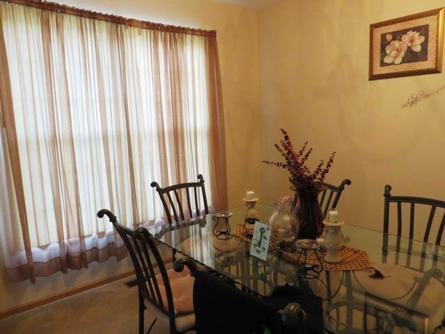 39255 Queensbury Ln - Photo 2 of 6