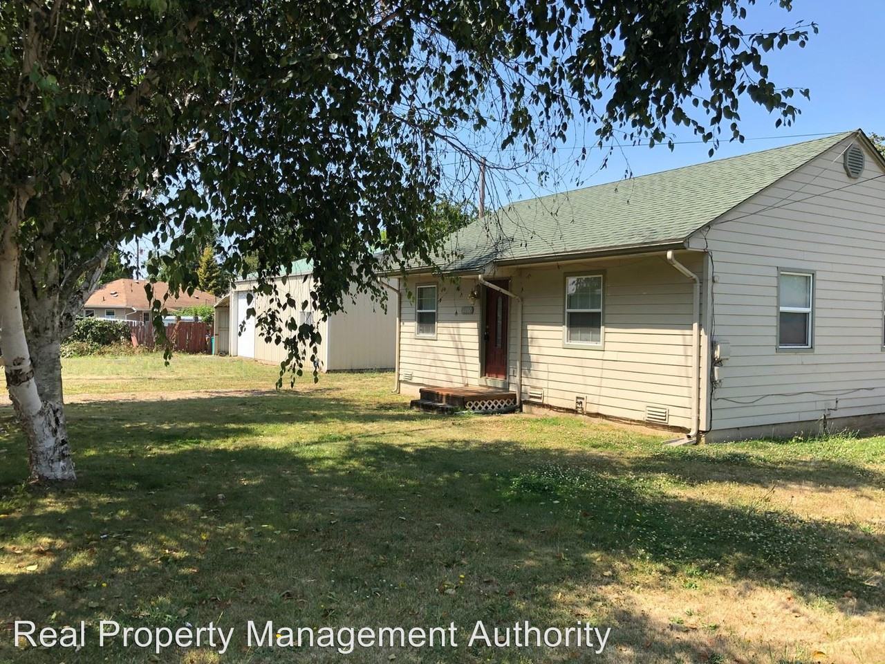 2202 W 31st Street - Photo 2 of 13