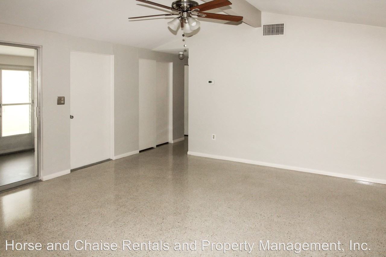 401 Darling Dr - Photo 2 of 7