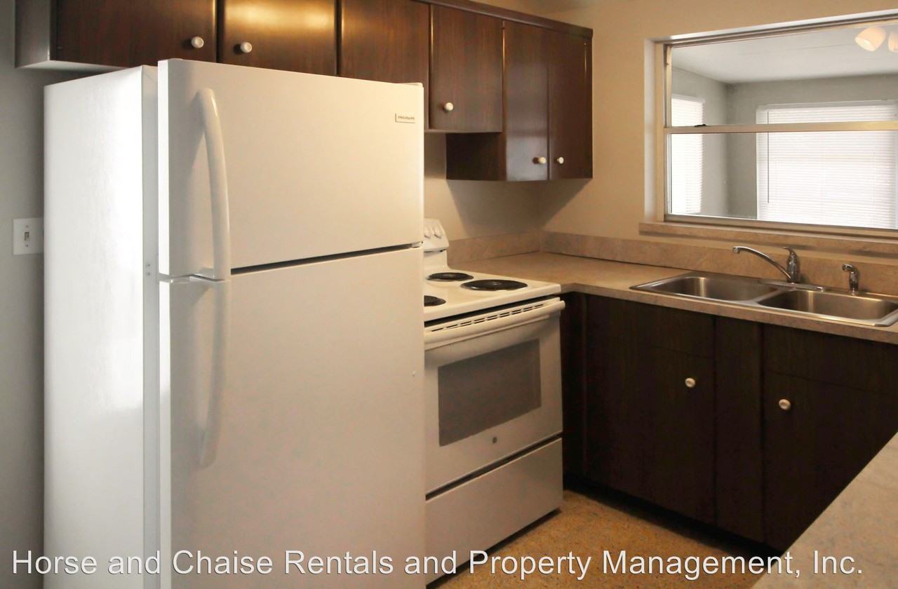 401 Darling Dr - Photo 3 of 7