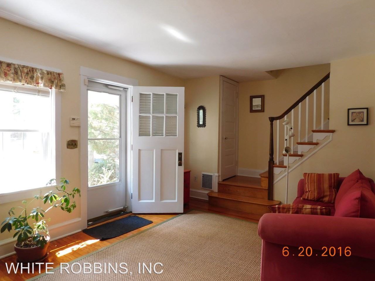 424 S Sycamore St - Photo 3 of 8