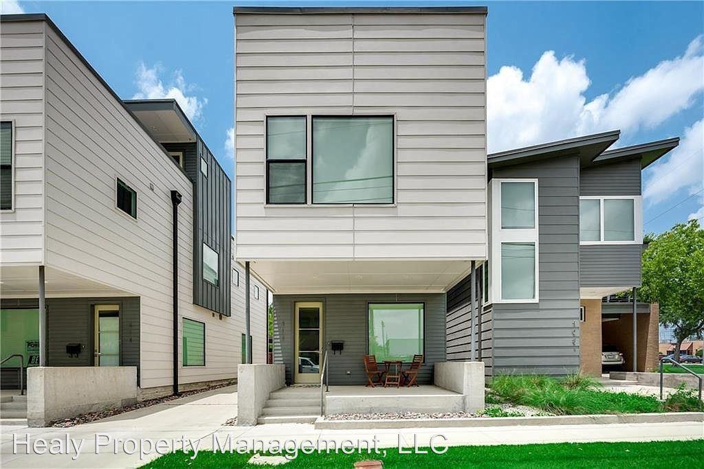 412 College Ave - Photo 2 of 20