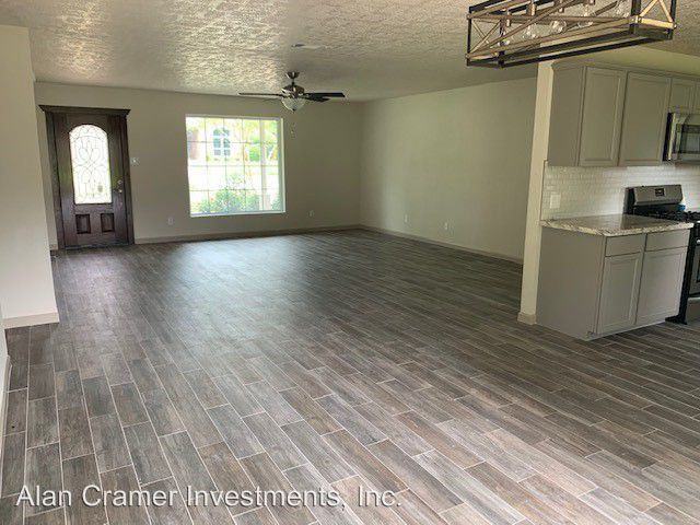 114 Wood Manor - Photo 2 of 7