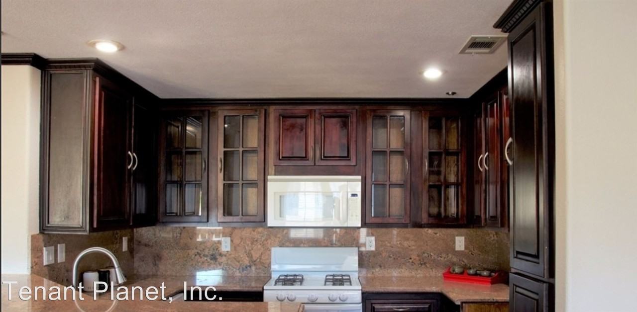 1745 Via Capri St - Photo 3 of 4