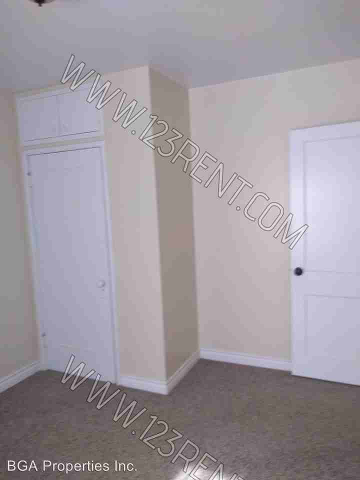 11852 Patricia Ave - Photo 3 of 16