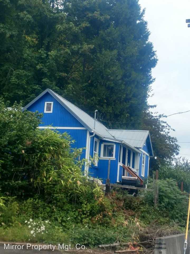 990 Tichenor Street - Photo 2 of 10