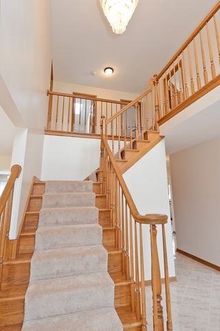 8940 Golden Oak Ct - Photo 2 of 15