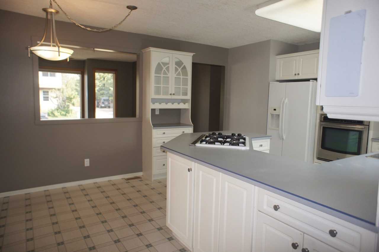 9610 81 St - Photo 5 of 30