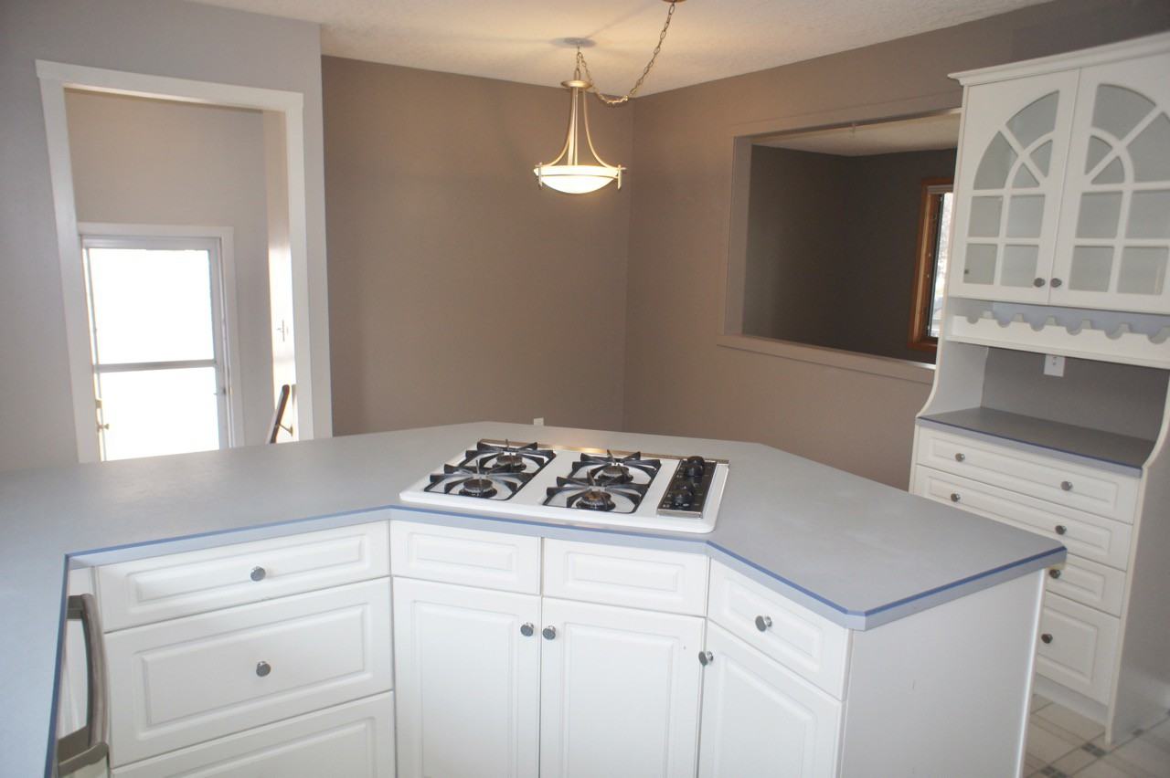 9610 81 St - Photo 3 of 30