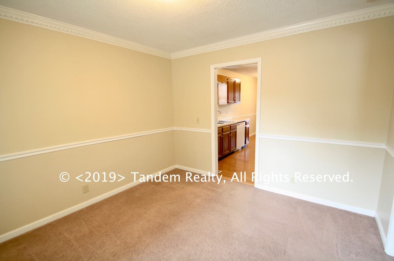 108 Collinwood Pl - Photo 3 of 17