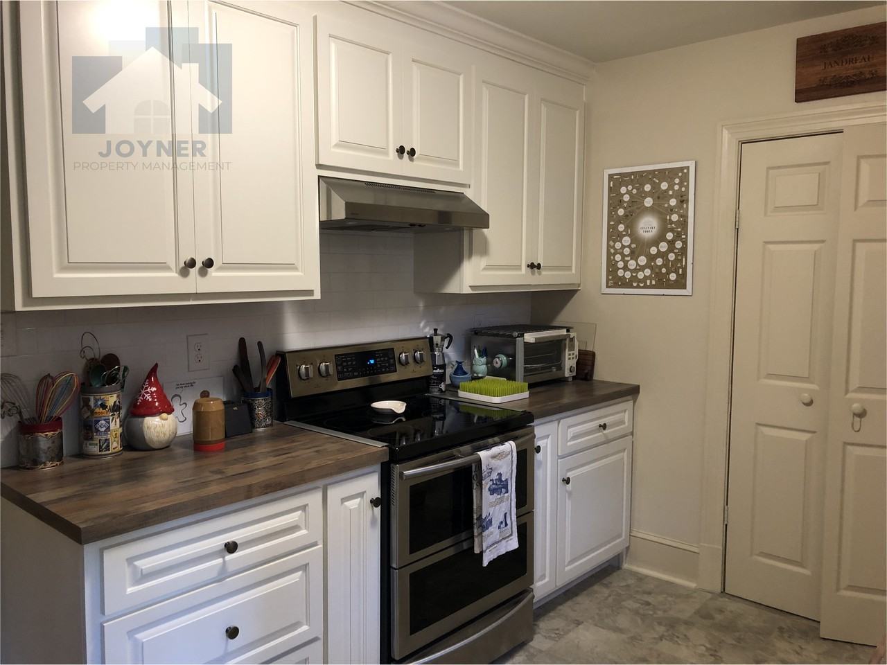 1433 Braeside Dr - Photo 3 of 26
