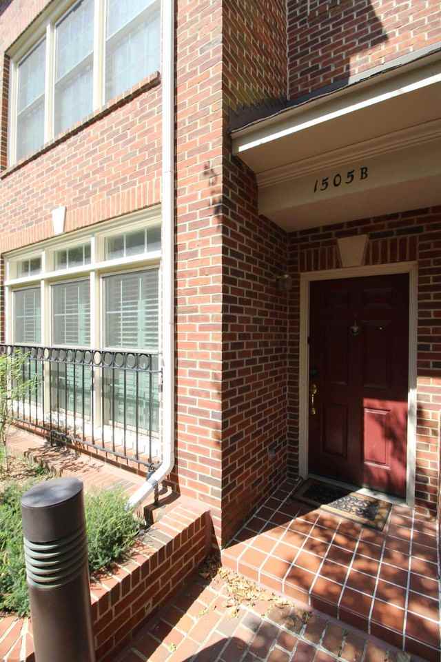 1505-B N Colonial Ter - Photo 2 of 23