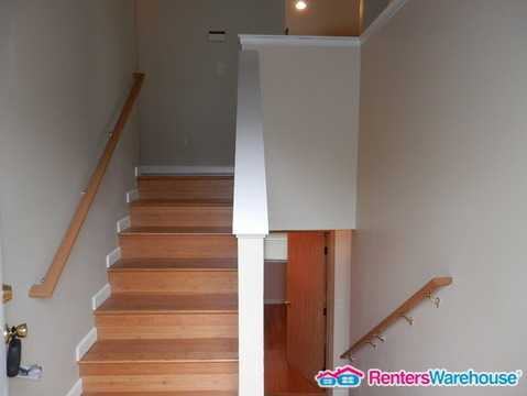 324 E 48th St - Photo 2 of 20