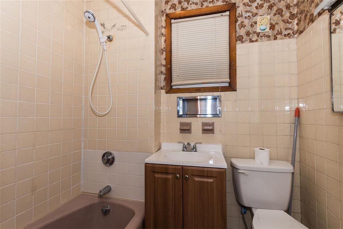 290 Boyd Ave #1 - Photo 3 of 9