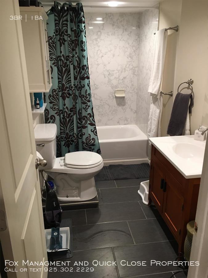 717B B West Macarthur Blvd #717B - Photo 3 of 8