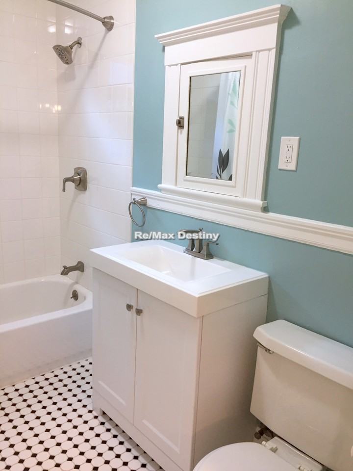 19 Laurel St. #2 - Photo 2 of 20