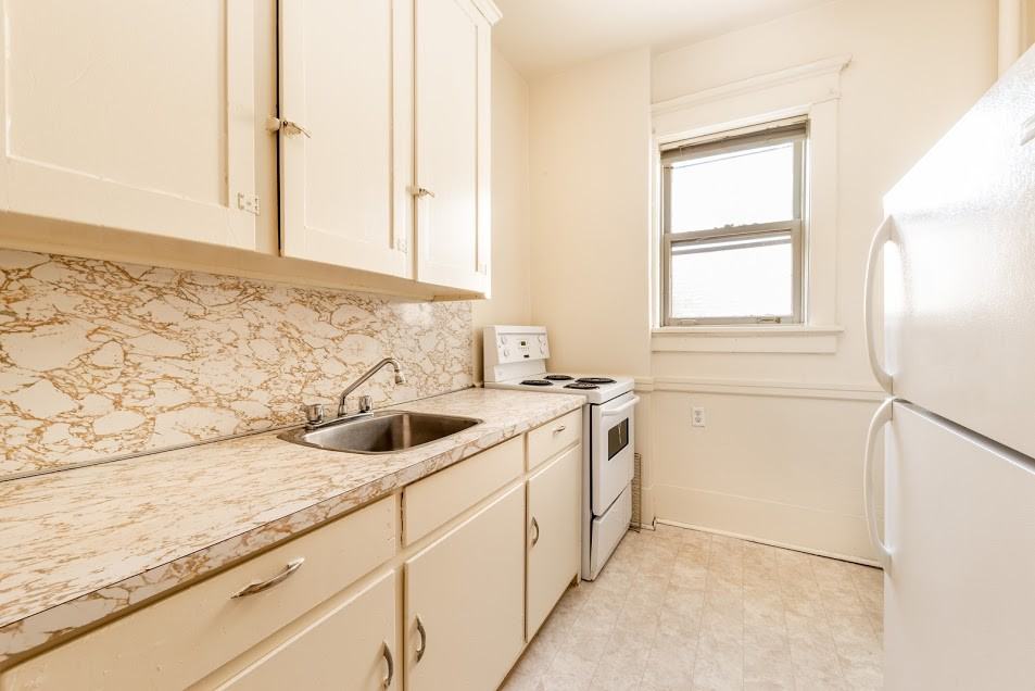 314 Broadway - Photo 2 of 5