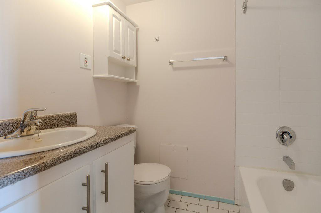 5 Place de la Belle-Rive - Photo 3 of 17