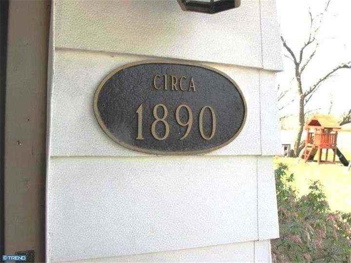 633 Main St - Photo 2 of 25