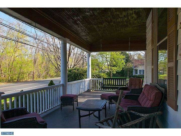 633 Main St - Photo 3 of 25