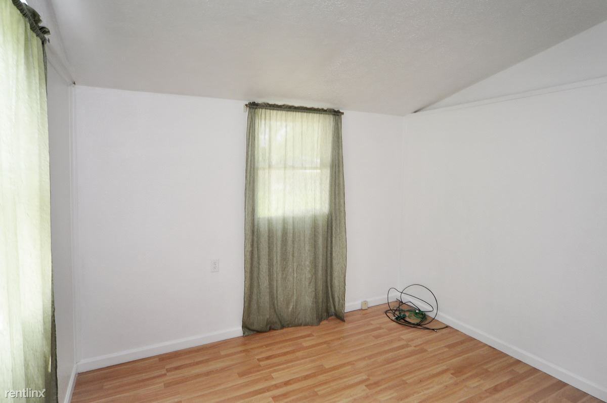 241 26th St N - Photo 2 of 12