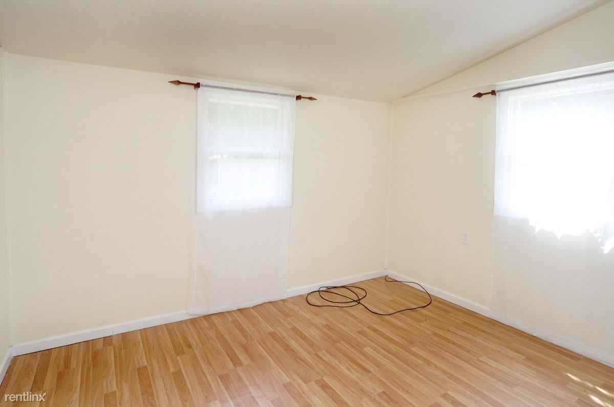 241 26th St N - Photo 3 of 12