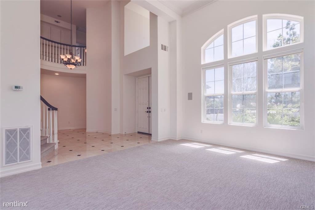 7 Bridgeport Rd - Photo 2 of 10