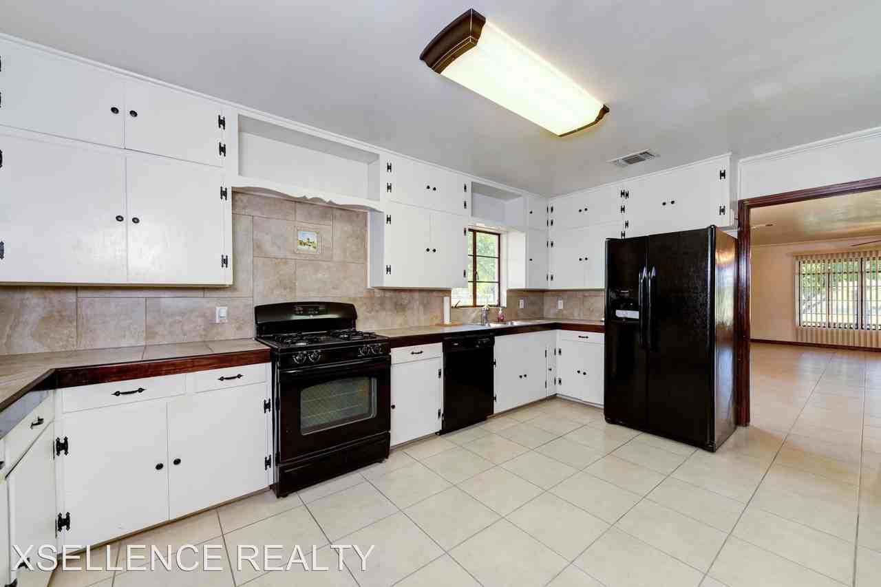 1706 E. Pyron - Photo 3 of 15