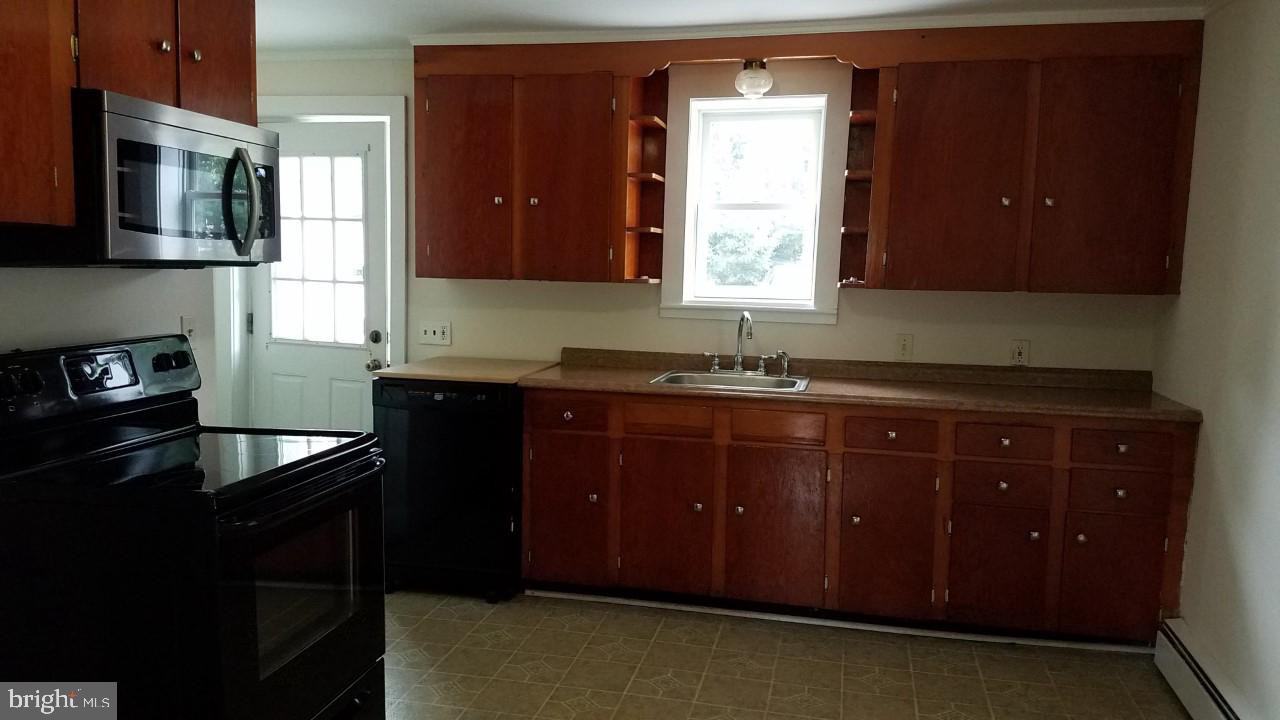 140 Federal City Road - Photo 3 of 5