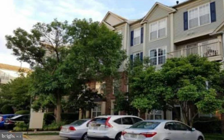 7014 Metropolitan Pl 302