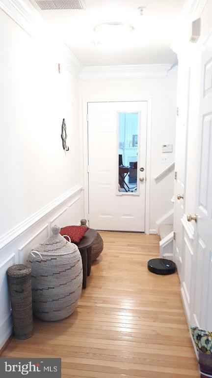 7014 Metropolitan Pl 302 - Photo 2 of 7