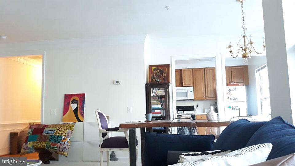 7014 Metropolitan Pl 302 - Photo 3 of 7