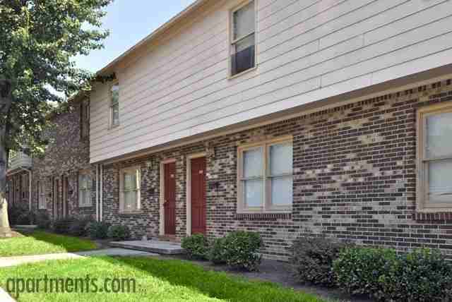 Carlton Square - Photo 3 of 6