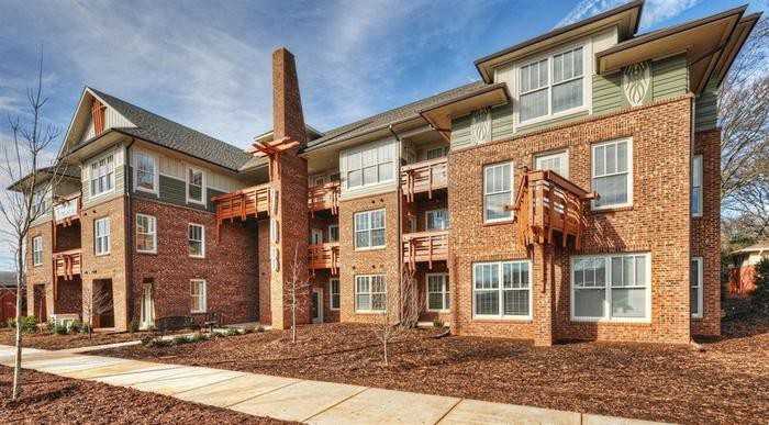 708 South Summit Avenue - Photo 3 of 25