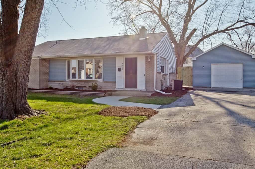 7920 Oak Park Ave - Photo 2 of 17