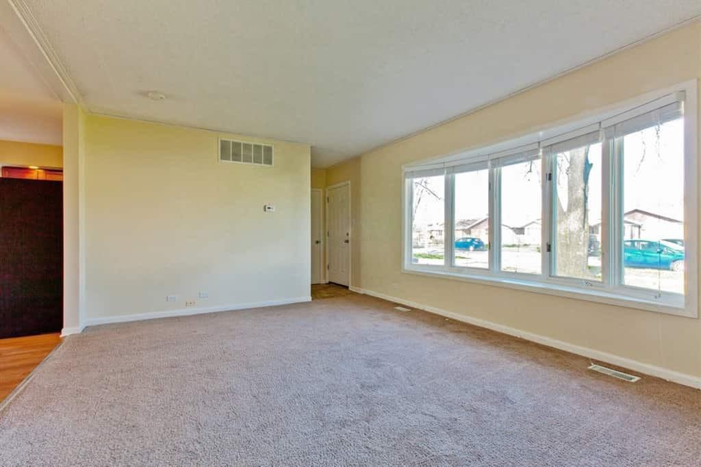 7920 Oak Park Ave - Photo 3 of 17