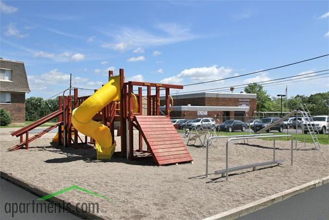 Delshire Apartments - Photo 3 of 6