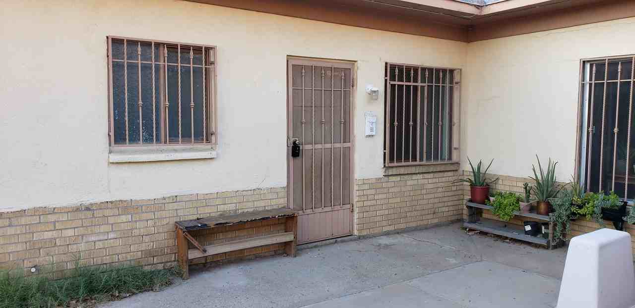 704 Campbell - Photo 2 of 6