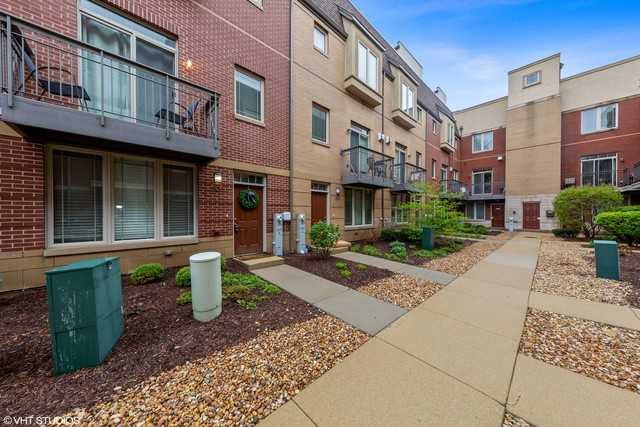 922 Warren #303 - Photo 2 of 26