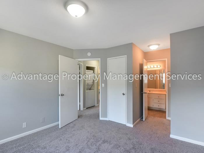 1207 Coyote Creek Ct - Photo 3 of 4