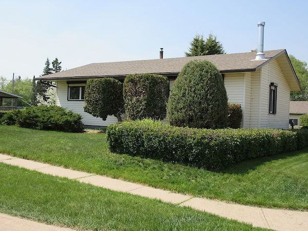 4840 50 Street - Photo 2 of 35