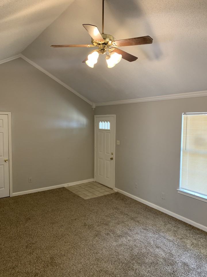 6030 Chadwell Rd - Photo 2 of 16