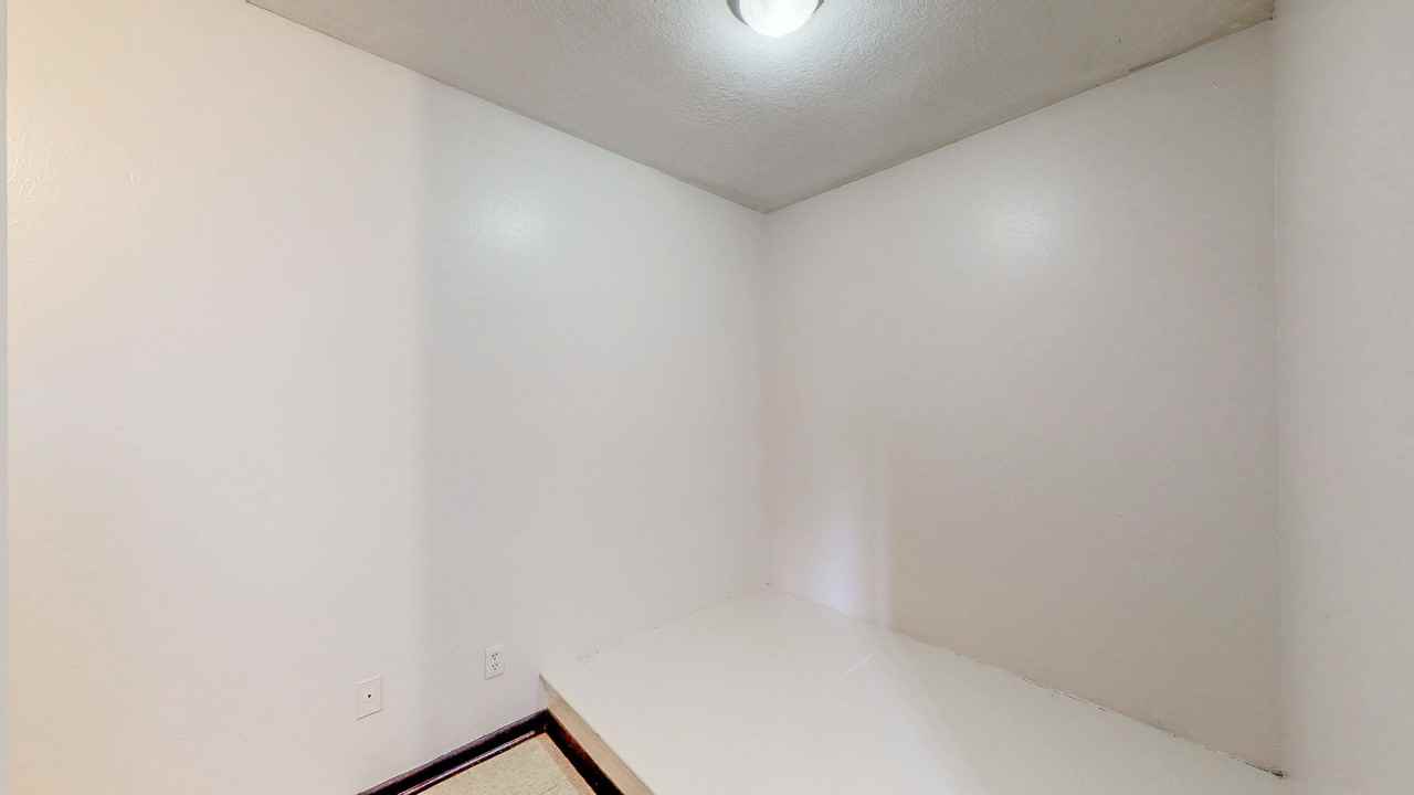 725 Peppertree Dr - Photo 2 of 9