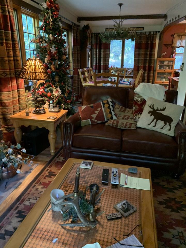 5820 Paona Rd - Photo 2 of 10